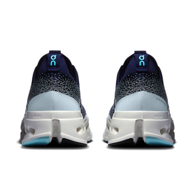 Zapatillas On Running Cloudsurfer Max Hombre Midnight Ivory fluidez y suavidad
