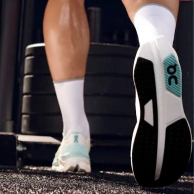 Zapatillas On Running Cloud X Tempo Pro mujer White Celeste diseñadas para hyrox y fitness hibrido