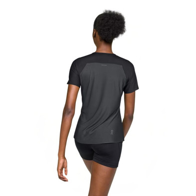 Camiseta manga corta On  Running Performance-T mujer Black Eclipse costuras selladas no cosidas