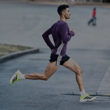 Zapatillas Adidas Adizero Boston 13 Hombre amarillo morado, polivalente para entrenar y competir