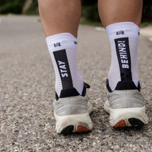 Calcetines Compressport Pro Racing V4.0 Run High Stay Behind Black