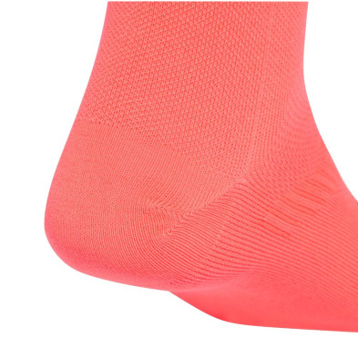 Calcetines Adidas Clásico Running Message rosa anaranjado con canales Engineered Flex Zone que favorecen el movimiento